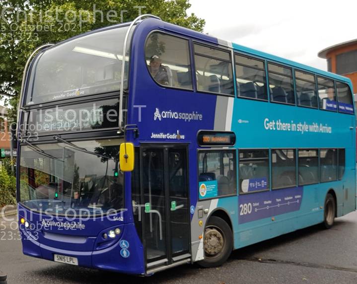 Image of Arriva Beds & Bucks vehicle 5462. Taken by Katherine T at 23:03:23 on 2021.10.05