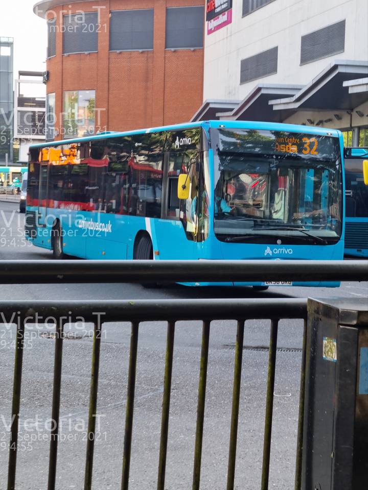 Image of Arriva Beds & Bucks vehicle 3921. Taken by Victoria T at 09:04:55 on 2021.09.21