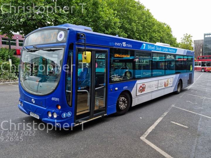 Image of First Berkshire & The Thames Valley vehicle 69391. Taken by Katherine T at 09:26:45 on 2022.07.07