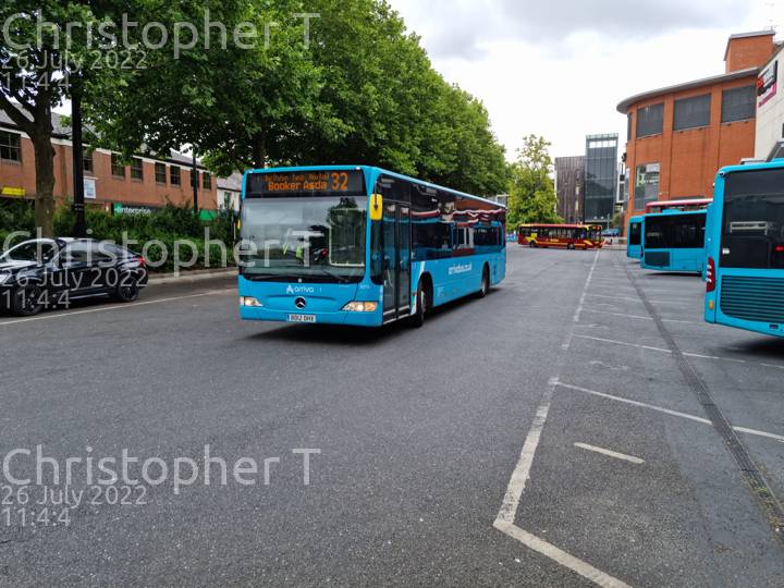 Image of Arriva Beds & Bucks vehicle 3015. Taken by Katherine T at 11:04:04 on 2022.07.26
