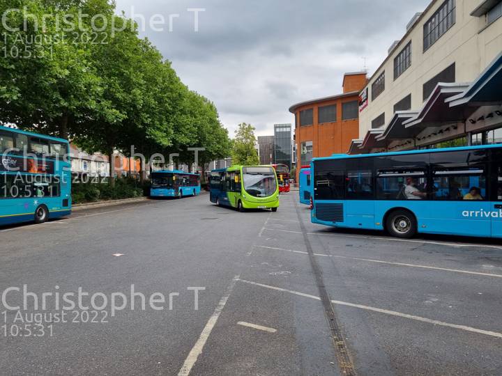 Image of Arriva Beds & Bucks vehicle 2327. Taken by Katherine T at 10:05:31 on 2022.08.01