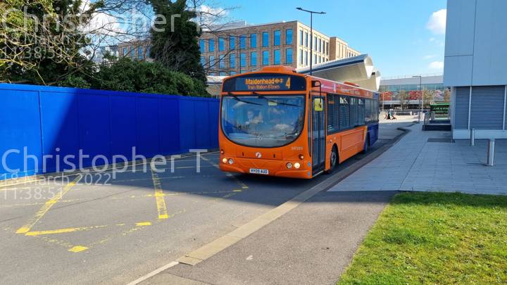 Image of First Berkshire & The Thames Valley vehicle 69389. Taken by Katherine T at 11:38:51 on 2022.03.18