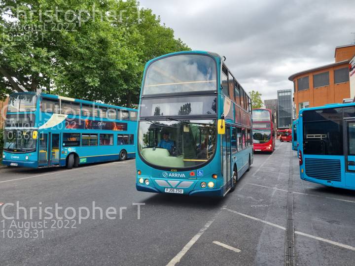 Image of Arriva Beds & Bucks vehicle 4749. Taken by Katherine T at 10:36:31 on 2022.08.01