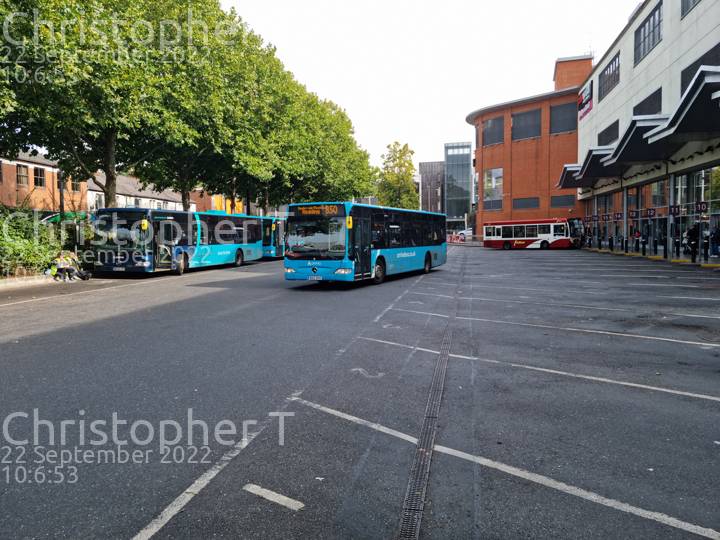 Image of Arriva Beds & Bucks vehicle 3015. Taken by Katherine T at 10:06:53 on 2022.09.22
