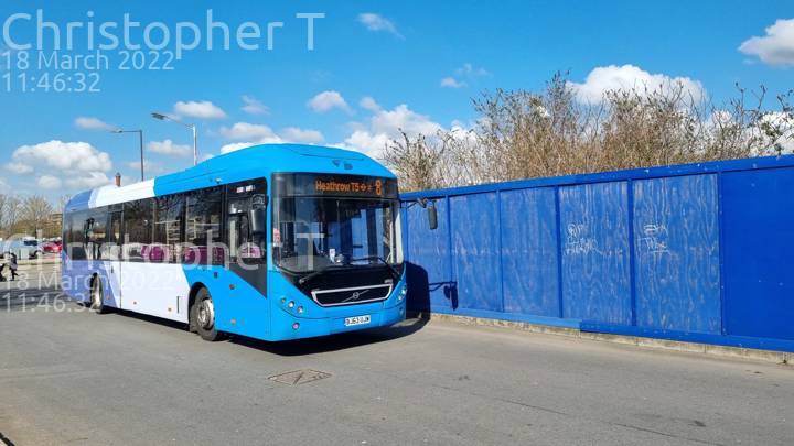Image of First Berkshire & The Thames Valley vehicle 69932. Taken by Katherine T at 11:46:32 on 2022.03.18
