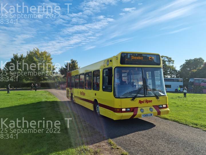 Image of Red Rose Travel vehicle 50520. Taken by Katherine T at 08:34:01 on 2022.09.25