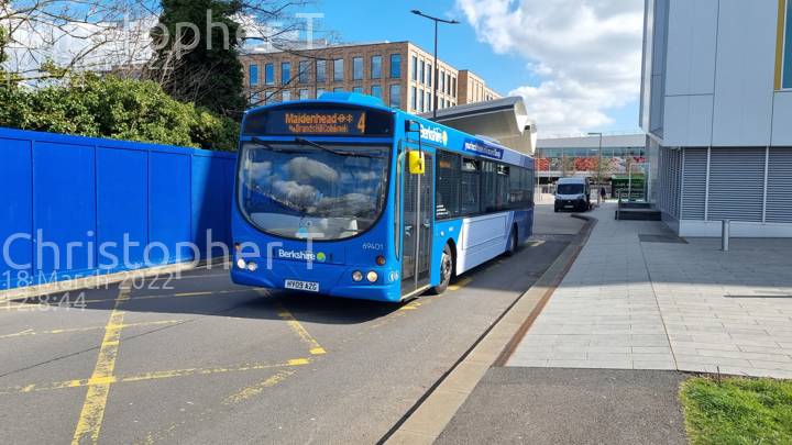 Image of First Berkshire & The Thames Valley vehicle 69401. Taken by Katherine T at 12:08:44 on 2022.03.18