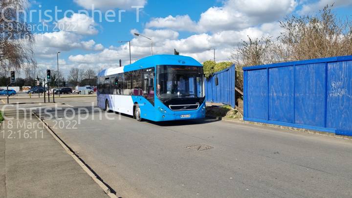 Image of First Berkshire & The Thames Valley vehicle 69933. Taken by Katherine T at 12:16:11 on 2022.03.18