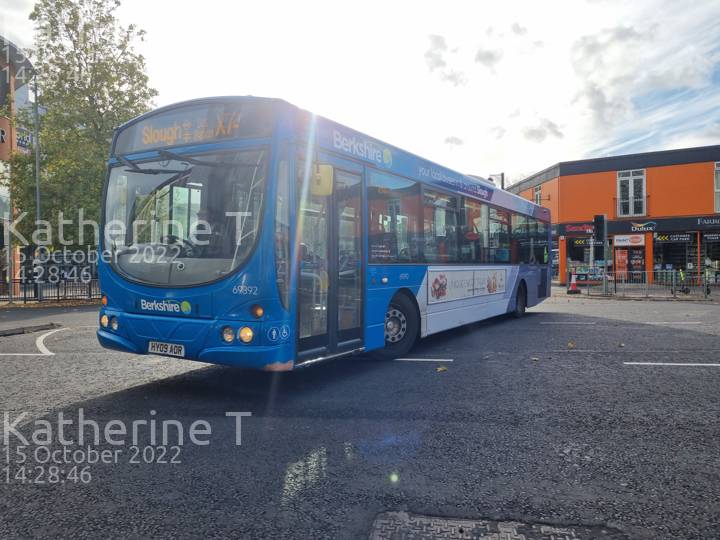 Image of First Berkshire & The Thames Valley vehicle 69392. Taken by Katherine T at 14:28:46 on 2022.10.15