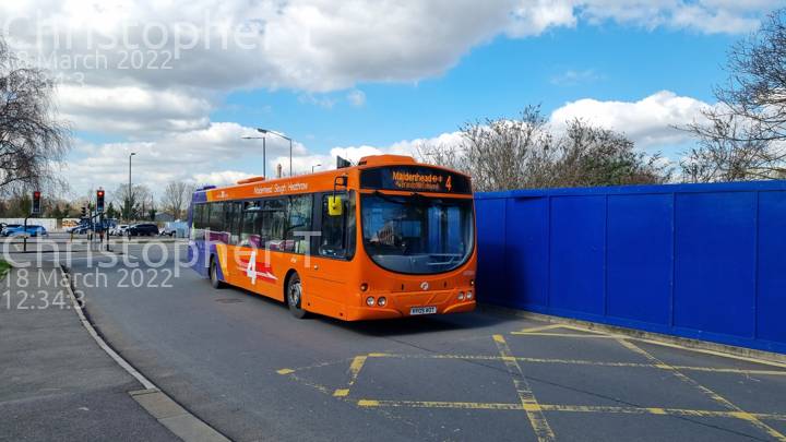 Image of First Berkshire & The Thames Valley vehicle 69388. Taken by Katherine T at 12:34:03 on 2022.03.18