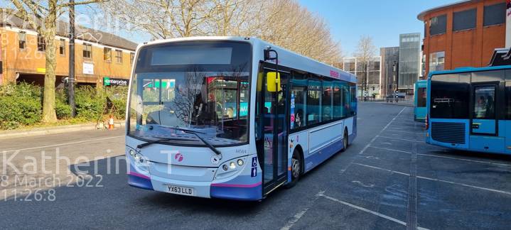 Image of First Berkshire & The Thames Valley vehicle 44564. Taken by Katherine T at 11:26:08 on 2022.03.08