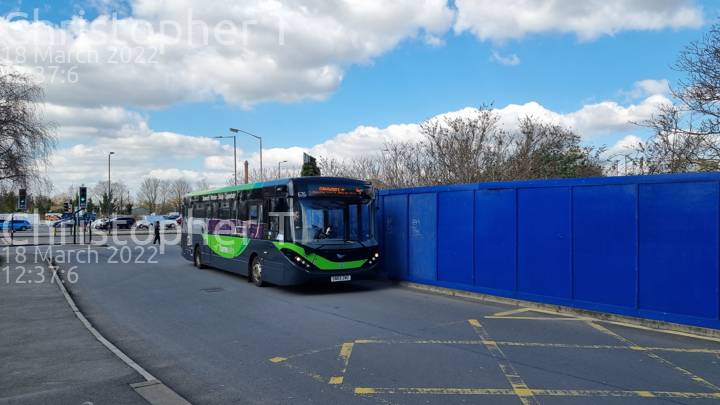 Image of Thames Valley Buses vehicle 676. Taken by Katherine T at 12:37:06 on 2022.03.18