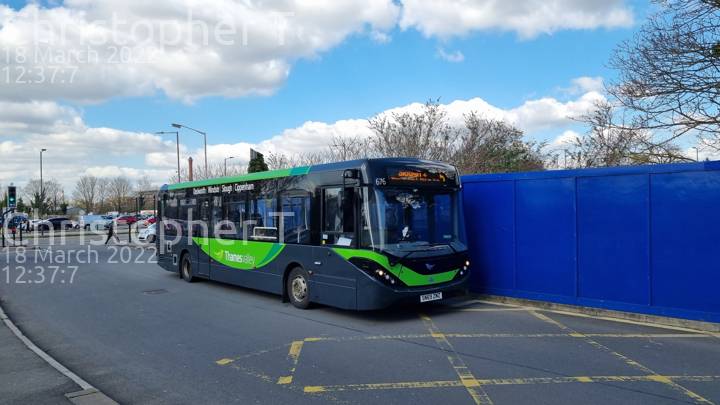 Image of Thames Valley Buses vehicle 676. Taken by Katherine T at 12:37:07 on 2022.03.18