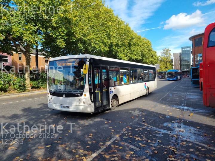 Image of Arriva Beds & Bucks vehicle 3812. Taken by Katherine T at 12:28:05 on 2022.10.17
