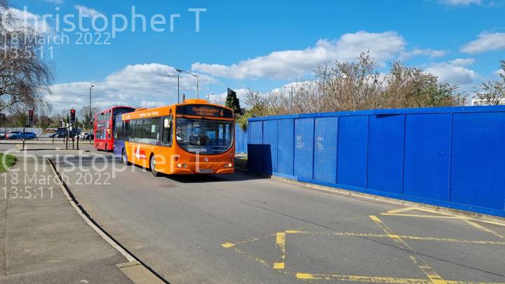 Image of First Berkshire & The Thames Valley vehicle 69387. Taken by Katherine T at 13:05:11 on 2022.03.18