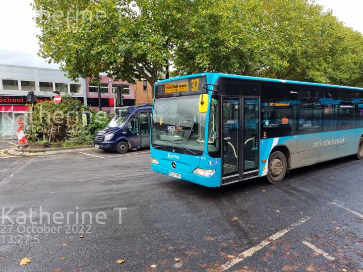 Image of Arriva Beds & Bucks vehicle 3010. Taken by Katherine T at 13:27:05 on 2022.10.27