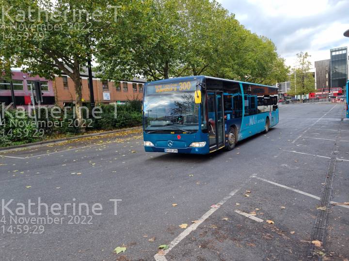 Image of Arriva Beds & Bucks vehicle 3920. Taken by Katherine T at 14:59:29 on 2022.11.04