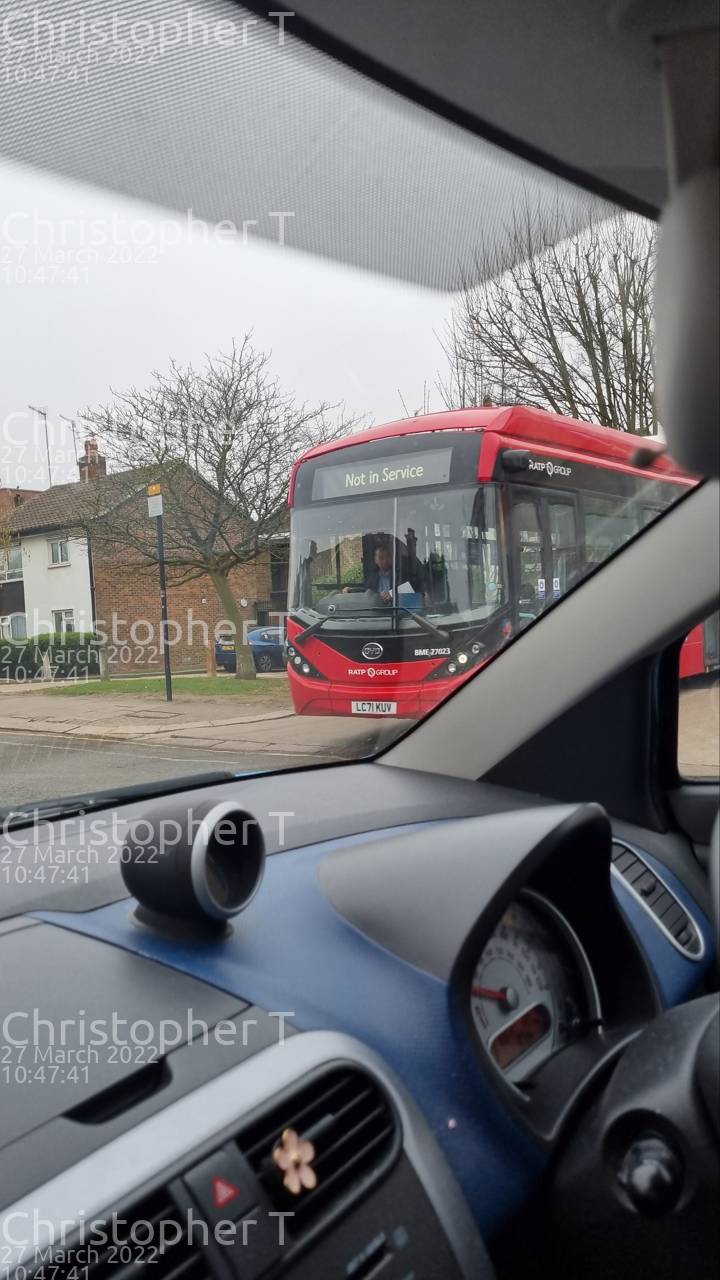 Image of London Sovereign vehicle BME27023. Taken by Katherine T at 10:47:41 on 2022.03.27