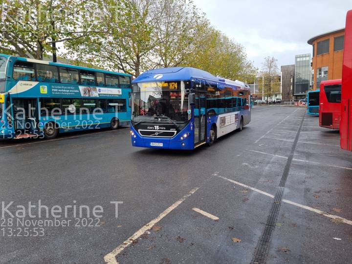 Image of First Berkshire & The Thames Valley vehicle 69929. Taken by Katherine T at 13:25:53 on 2022.11.28