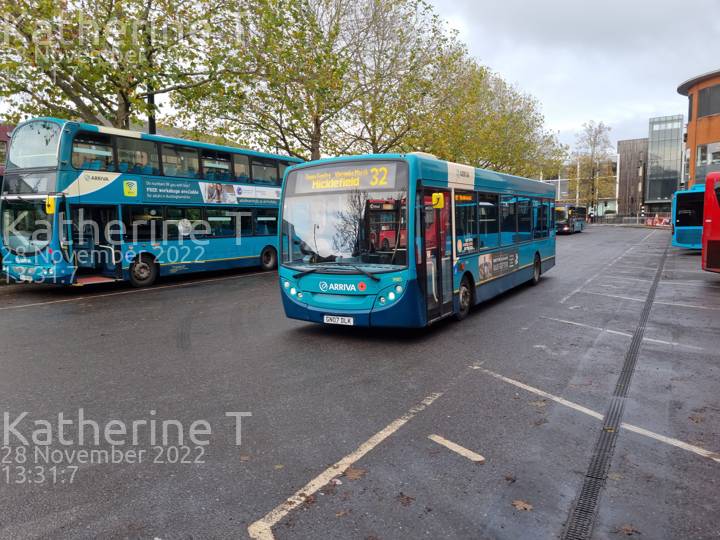 Image of Arriva Beds & Bucks vehicle 3985. Taken by Katherine T at 13:31:07 on 2022.11.28