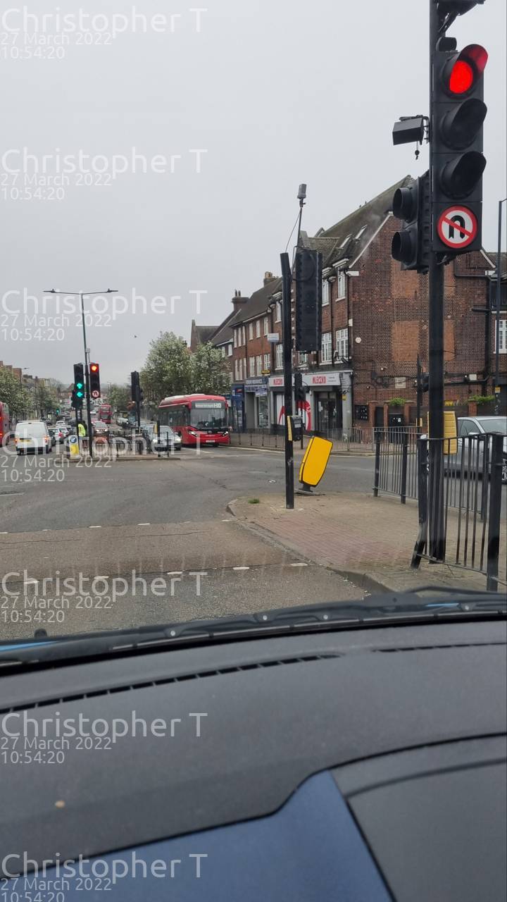 Image of London Sovereign vehicle BME27017. Taken by Katherine T at 10:54:20 on 2022.03.27