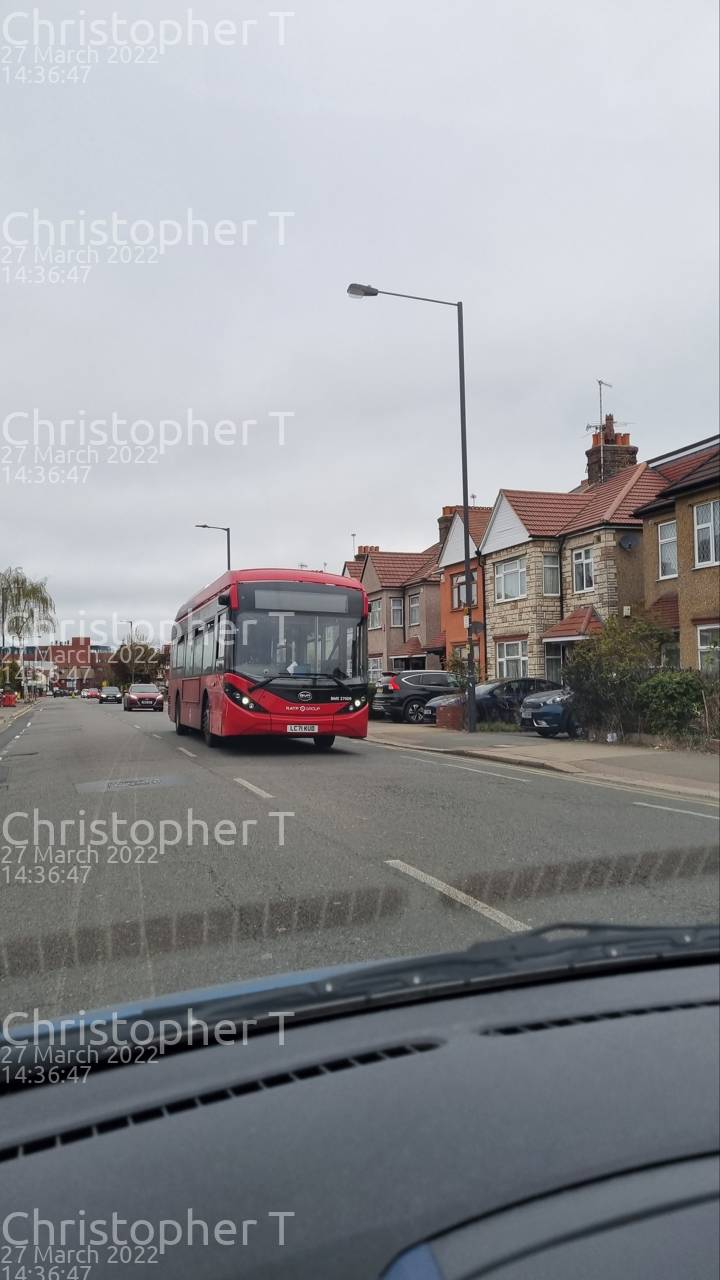 Image of London Sovereign vehicle BME27009. Taken by Katherine T at 14:36:47 on 2022.03.27