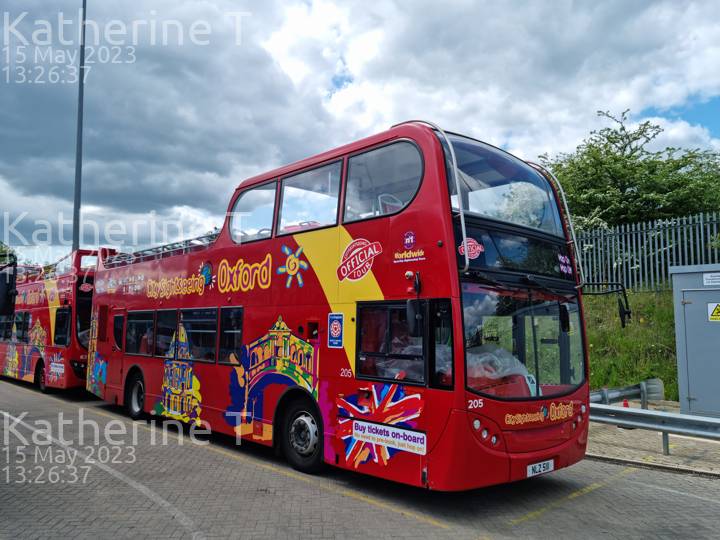 Image of City Sightseeing Oxford vehicle 205. Taken by Katherine T at 13:26:37 on 2023.05.15
