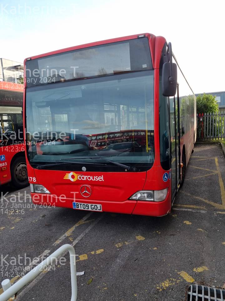 Image of Carousel Buses vehicle 878. Taken by Katherine T at 14:23:06 on 2024.01.27