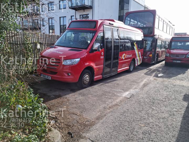 Image of Carousel Buses vehicle 980. Taken by Katherine T at 12:36:10 on 2024.01.27