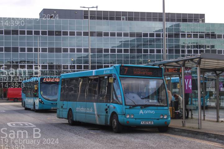 Image of Arriva Beds & Bucks vehicle 2493. Taken by Sam B at 14:39:00 on 2024.02.19