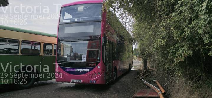 Image of Uno Buses vehicle 205. Taken by Victoria T at 10:18:25 on 2024.09.29