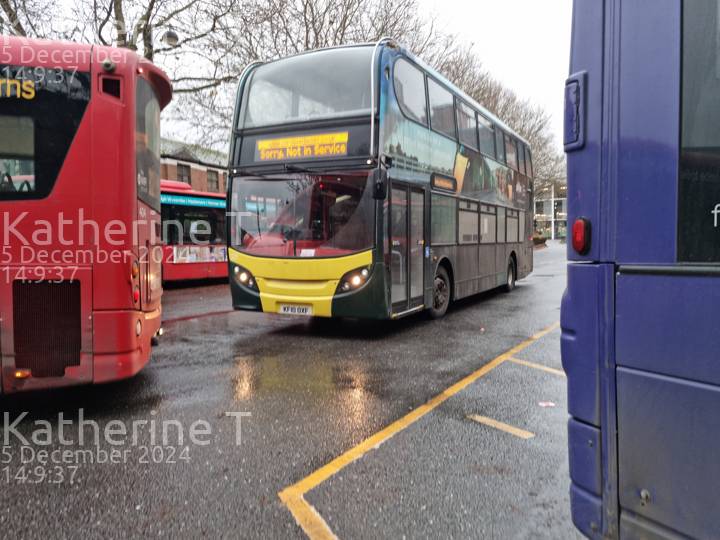 Image of Carousel Buses vehicle 221. Taken by Katherine T at 14:09:37 on 2024.12.05